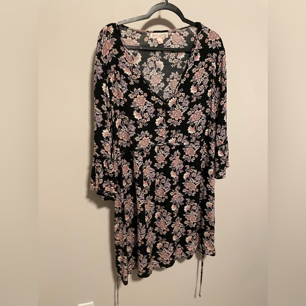 Cute long sleeve dress fits true to size